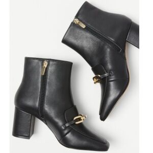 Ann Taylor chain block heel leather booties size 7.5
WORN ONCE